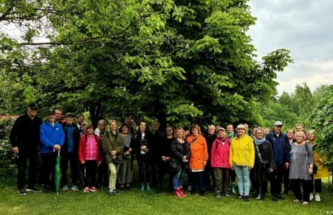 Jyväskylän puutarhaseura vierailulla Arboretum Frickin puutarhassa Kangasalla